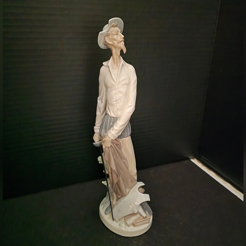 Vintage LLADRO Don Quixote standing figurine